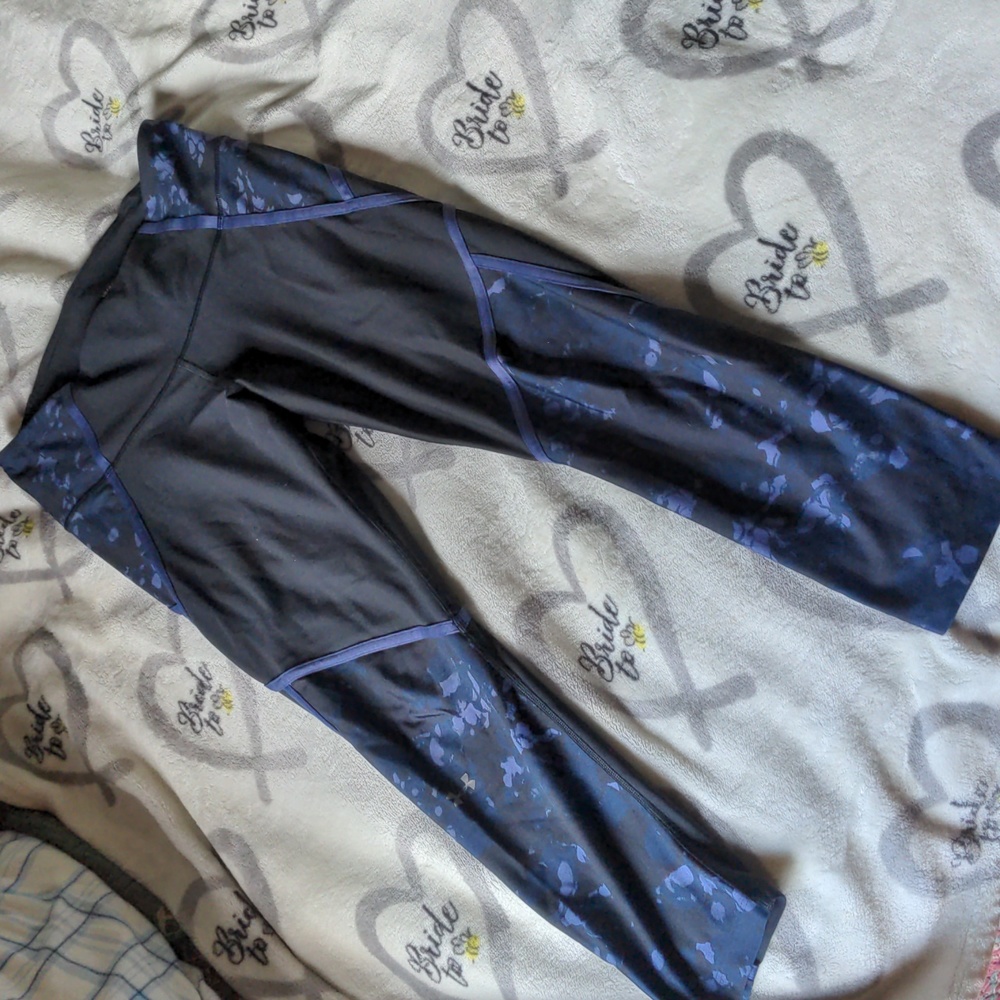 Under Armour compression leggings